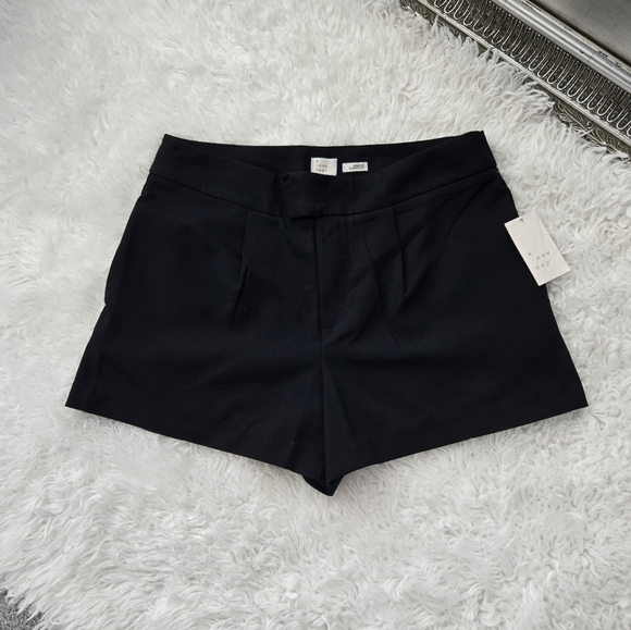 a new day Women's High-Rise Stretch Tailored Shorts. Black. Size 12. New.High- - Picture 1 of 8